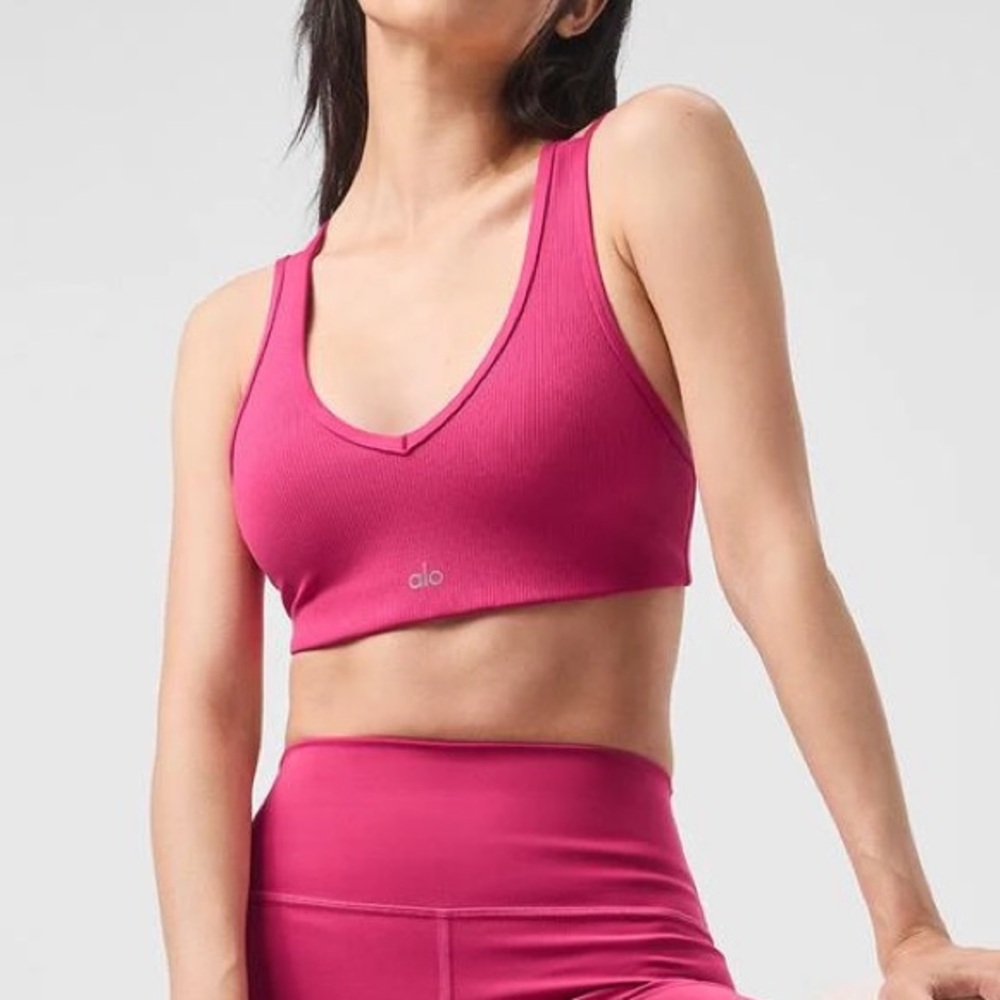 Alo Airlift Ribbed Jump Start V-neck Bra